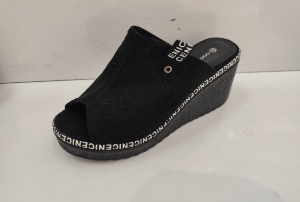 Klapki damskie Roz 36-41 / 12 par